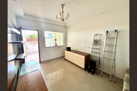 Sala de casa para alugar com 3 quartos, 156m² em Jardim Triana, São Paulo