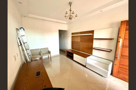 Sala de casa para alugar com 3 quartos, 156m² em Jardim Triana, São Paulo