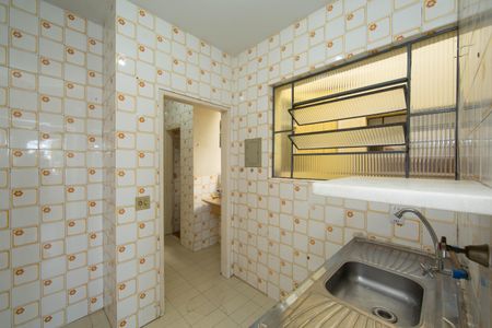 Apartamento à venda com 76m², 2 quartos e 1 vagaCOZINHA
