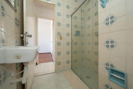 Apartamento à venda com 76m², 2 quartos e 1 vagaBANHEIRO