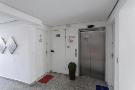 Apartamento à venda com 71m², 3 quartos e 2 vagasHall social