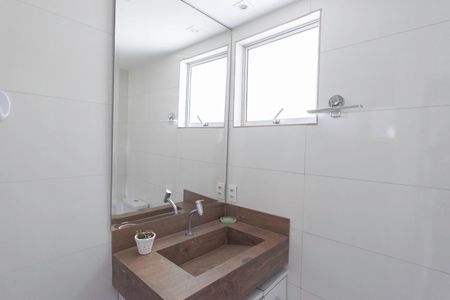 Apartamento à venda com 71m², 3 quartos e 2 vagasBanheiro social 
