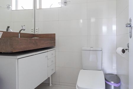 Apartamento à venda com 71m², 3 quartos e 2 vagasBanheiro social 
