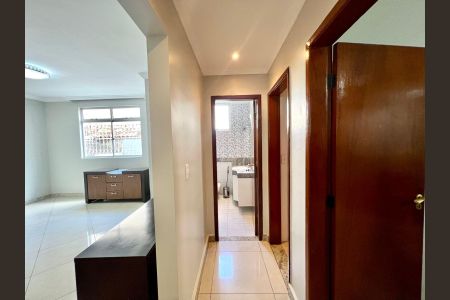 Corredor de apartamento para alugar com 4 quartos, 144m² em Dona Clara, Belo Horizonte