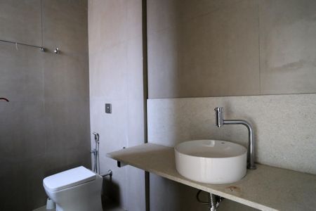 Banheiro da Suíte de casa para alugar com 4 quartos, 140m² em Horto, Belo Horizonte