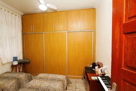 Casa à venda com 400m², 3 quartos e 2 vagasQuarto 2