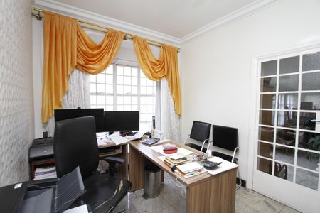 Casa à venda com 400m², 3 quartos e 2 vagasEscritório