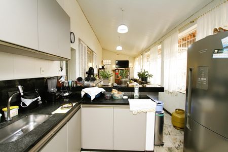 Casa à venda com 400m², 3 quartos e 2 vagasCozinha