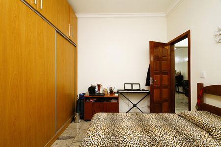 Casa à venda com 400m², 3 quartos e 2 vagasQuarto 2