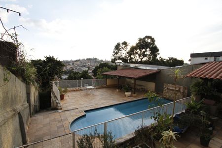 Casa à venda com 400m², 3 quartos e 2 vagasPiscina