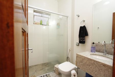 Casa à venda com 400m², 3 quartos e 2 vagasBanheiro da Suíte