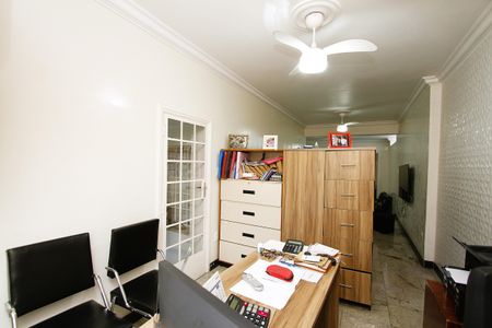 Casa à venda com 400m², 3 quartos e 2 vagasEscritório