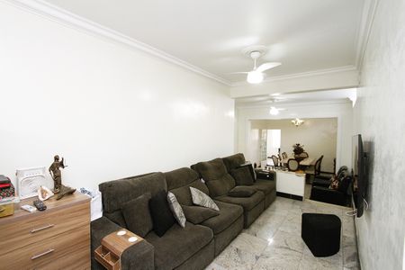 Casa à venda com 400m², 3 quartos e 2 vagasSala de TV