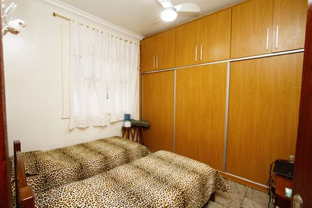 Casa à venda com 400m², 3 quartos e 2 vagasQuarto 2 - Armários