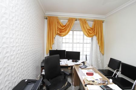 Casa à venda com 400m², 3 quartos e 2 vagasEscritório