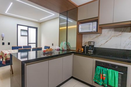 Casa para alugar com 162m², 3 quartos e 2 vagasCozinha 