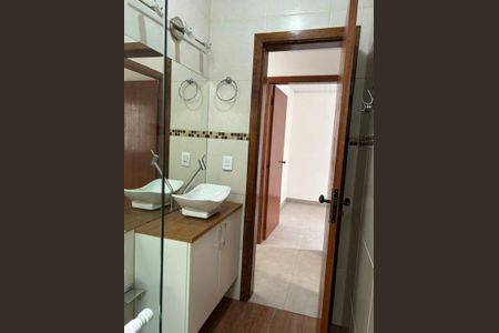 Casa para alugar com 252m², 5 quartos e 2 vagasBanheiro 1