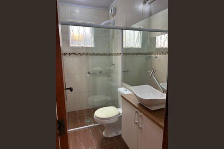 Casa para alugar com 252m², 5 quartos e 2 vagasBanheiro 1