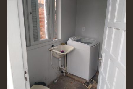 Casa à venda com 138m², 2 quartos e 1 vagaÁrea de serviço