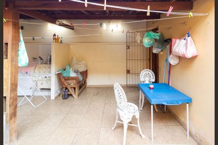 Casa à venda com 200m², 3 quartos e 2 vagasÁrea de Serviço e Quintal