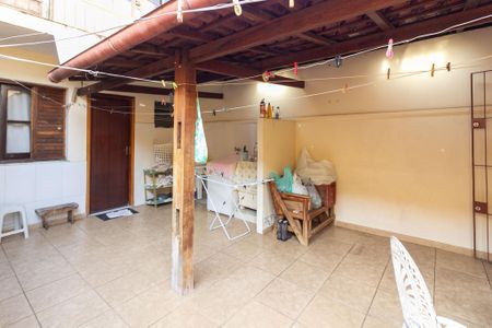 Casa à venda com 200m², 3 quartos e 2 vagasÁrea de Serviço e Quintal