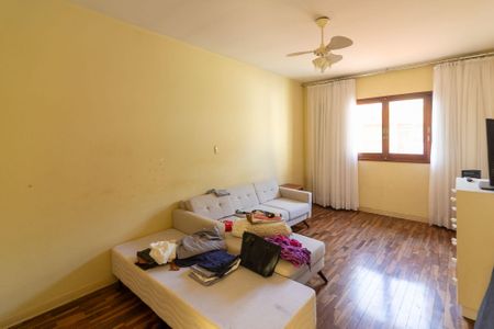 Casa à venda com 200m², 3 quartos e 2 vagasQuarto 1 - Suíte