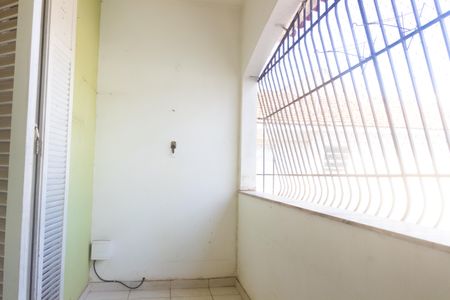 Apartamento para alugar com 109m², 3 quartos e sem vagaVaranda