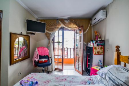 Casa à venda com 245m², 3 quartos e 4 vagasSuíte 2