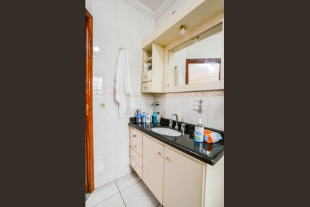Casa à venda com 245m², 3 quartos e 4 vagasBanheiro da Suíte 2