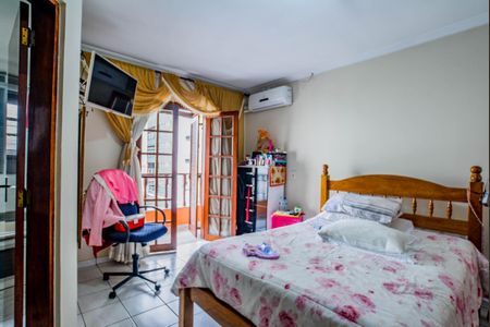 Casa à venda com 245m², 3 quartos e 4 vagasSuíte 2