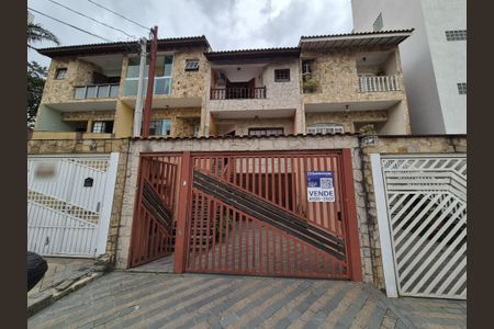 Casa à venda com 245m², 3 quartos e 4 vagasFachada
