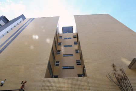 Apartamento para alugar com 90m², 2 quartos e 1 vagaFachada