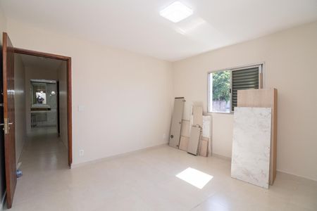 Quarto 1 de casa para alugar com 2 quartos, 65m² em Vila Nhocuné, São Paulo