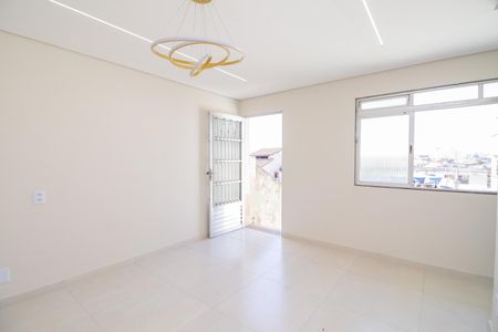 Sala de casa para alugar com 2 quartos, 65m² em Vila Nhocuné, São Paulo