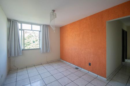 Sala de apartamento para alugar com 2 quartos, 55m² em Alcantara, São Gonçalo