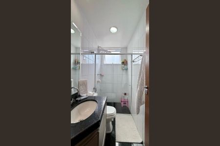 Apartamento à venda com 105m², 4 quartos e 3 vagasBanheiro social