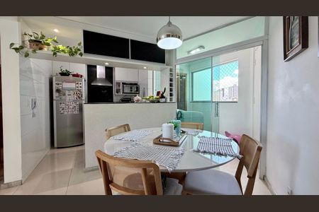 Apartamento à venda com 105m², 4 quartos e 3 vagasCopa