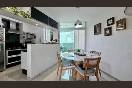 Apartamento à venda com 105m², 4 quartos e 3 vagasCopa