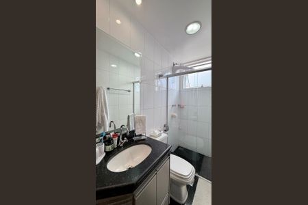 Apartamento à venda com 105m², 4 quartos e 3 vagasBanheiro social