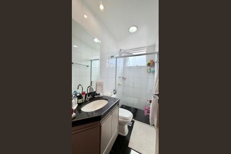 Apartamento à venda com 105m², 4 quartos e 3 vagasBanheiro social