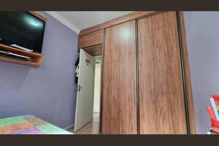 Quarto de apartamento à venda com 3 quartos, 55m² em Sagrada Família, Belo Horizonte