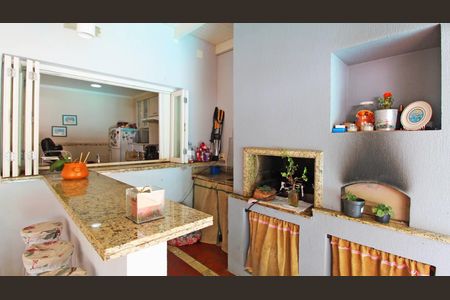 Casa à venda com 4 quartos, 242m² em Partenon, Porto Alegre