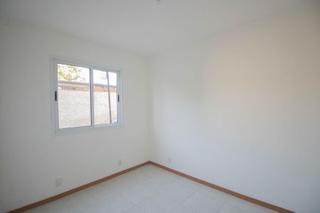 Quarto 2 de apartamento para alugar com 2 quartos, 55m² em Vista Alegre, São Gonçalo