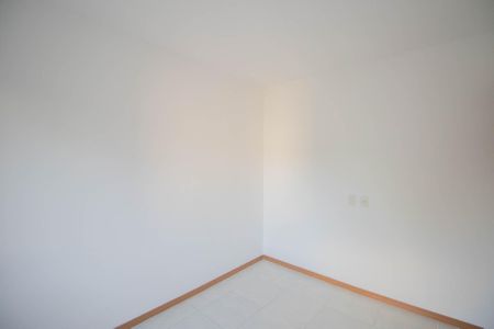 Quarto 2 de apartamento para alugar com 2 quartos, 55m² em Vista Alegre, São Gonçalo