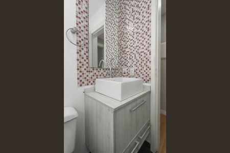 Banheiro Social de apartamento para alugar com 3 quartos, 75m² em Sarandi, Porto Alegre