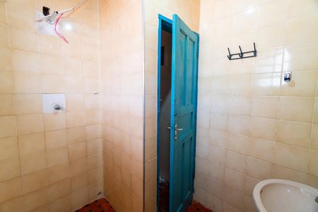 Casa à venda com 185m², 2 quartos e 3 vagasEdícula - Banheiro