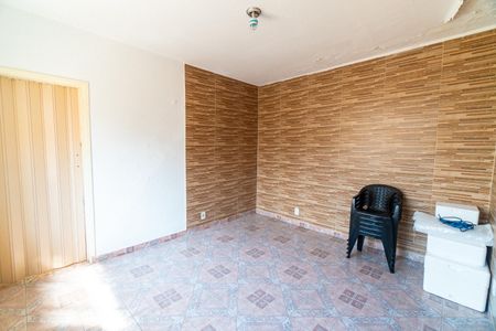 Casa à venda com 185m², 2 quartos e 3 vagasEdícula - Sala