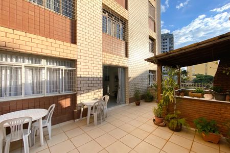 Apartamento à venda com 132m², 3 quartos e 2 vagasVaranda