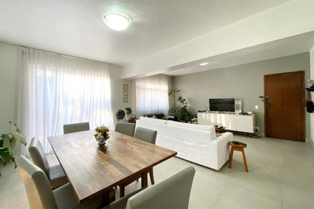 Apartamento à venda com 132m², 3 quartos e 2 vagasSala