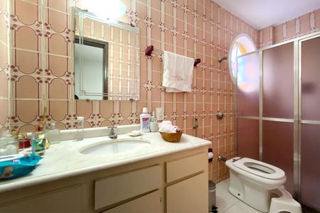 Apartamento à venda com 132m², 3 quartos e 2 vagasBanheiro da Suíte 1